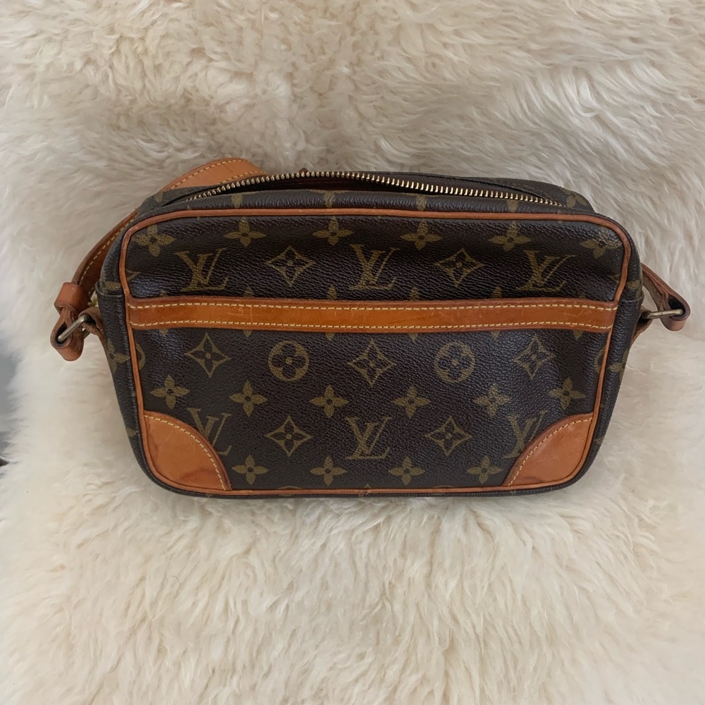 Vintage Louis Vuitton Crossbody Bag - Picture 3 of 14